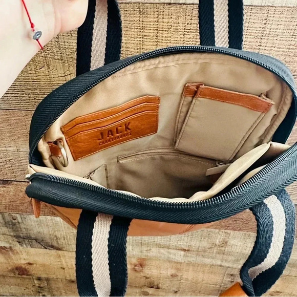 Jack By Jill E Designs Lenox 15” Leather Laptop/Ipad Portfolio. - Picture 7 of 7